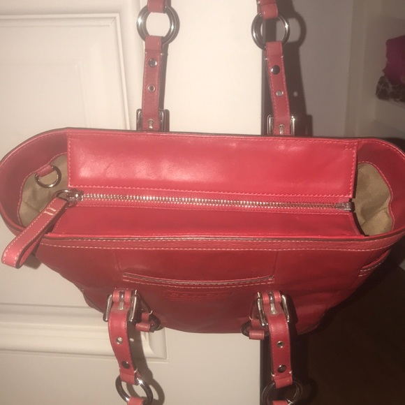 Authentic Coach Red Leather Gallery Lunch Tote. - Picture 5 of 5